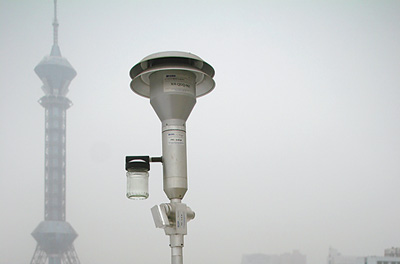 新春走基層 PM2.5監(jiān)測 三分法得出空氣質(zhì)量報告