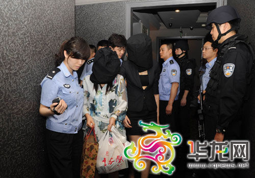 重慶打黑立功警察涉充當(dāng)希爾頓保護傘被刑拘