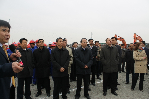 中國石化新疆能源化工有限公司揭牌暨基地項(xiàng)目今日正式啟動