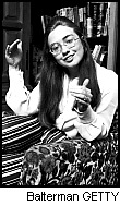 競(jìng)選對(duì)手說(shuō)希拉里丑 不懂克林頓為何娶她