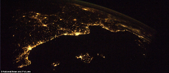 國際空間站發(fā)布地球夜景照 名城燈火賽繁星