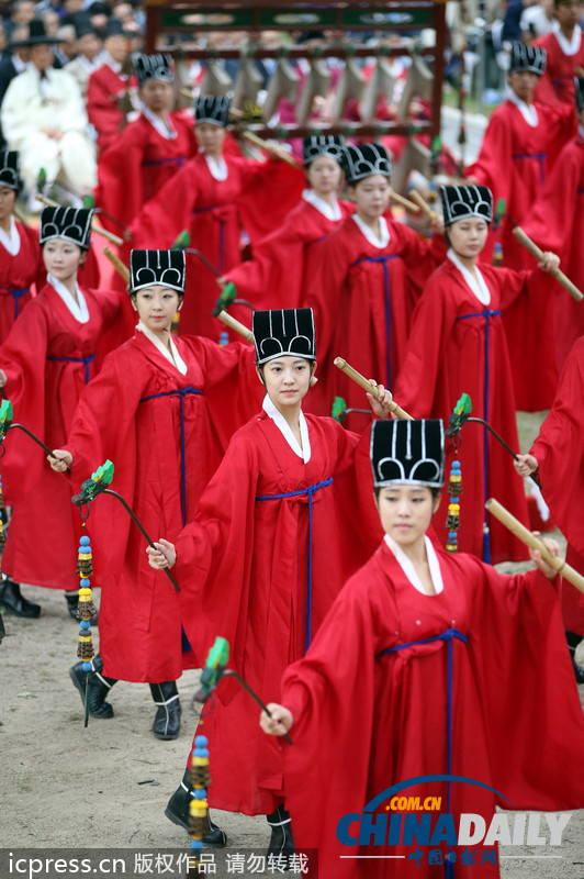 韓國(guó)首爾成均館舉行“釋奠大祭”祭祀孔子（組圖）