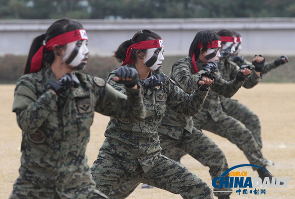 女子也可開坦克打炮:韓國(guó)向女兵開放更多戰(zhàn)斗兵種