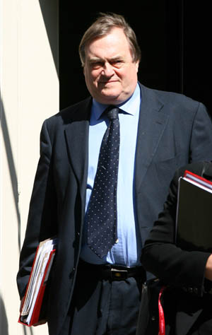 英副首相普雷斯科特被迫放棄鄉(xiāng)間別墅
