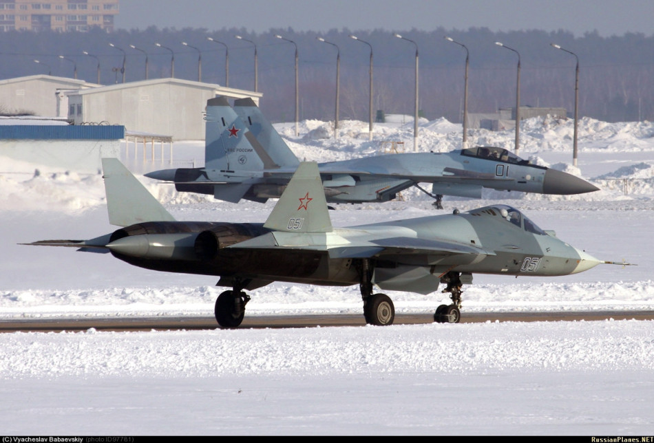 首見俄空軍蘇-35S滿外掛與T-50同場亮相