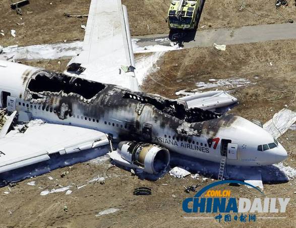 調查發(fā)現(xiàn)韓亞失事客機2名空姐被拋出機身并幸運生還