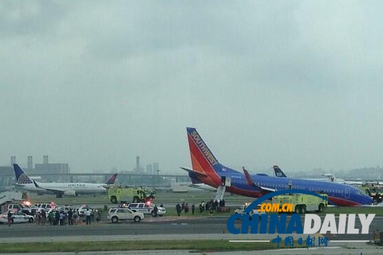美國西南航空客機(jī)降落時(shí)發(fā)生事故 10人受輕傷