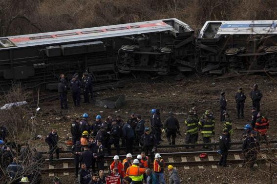 紐約列車脫軌 4人遇難、63人受傷