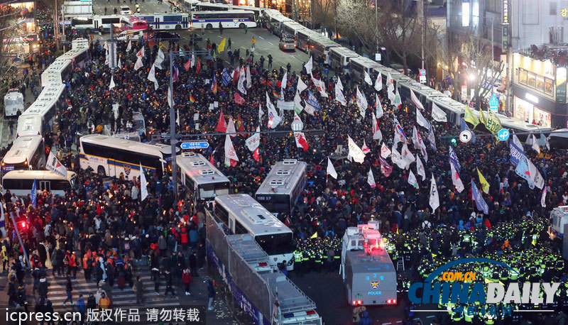 韓國(guó)民主勞總發(fā)起總罷工 與警方?jīng)_突不斷