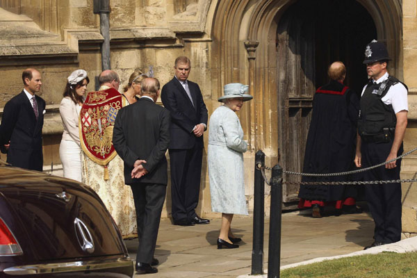 Queen attends annual Easter Matins Service