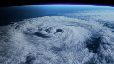 Super typhoon hits Hong Kong 臺風(fēng)“天兔”侵襲香港
