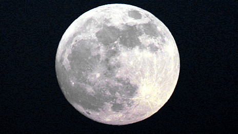 UK to lead Moon landing in 10 years 英國牽頭十年登月計(jì)劃