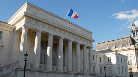France criticised for failure to ban smacking 法國因沒能禁止家長(zhǎng)打孩子受批評(píng)