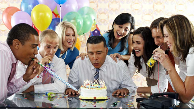 Happy Birthday ruled out of copyright “祝你生日快樂”歌詞沒有版權(quán)