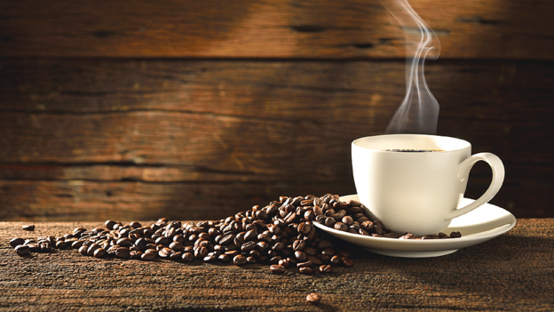 Cancer risk from coffee downgraded 專家降低因喝咖啡而患癌癥風(fēng)險(xiǎn)級別
