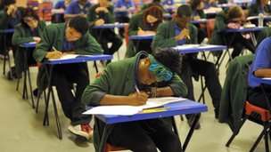英國(guó)教改急轉(zhuǎn)彎 GCSE獲保留