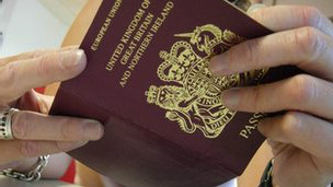 英國(guó)入籍考試題目瑣碎無(wú)聊遭炮轟