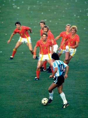 Messi VS Maradona 梅西能否成為馬拉多納第二？