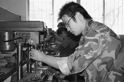 山東4萬多大學(xué)生回爐上技校