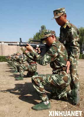 中國(guó)十二萬(wàn)大學(xué)生進(jìn)軍營(yíng) 解放軍兵源素質(zhì)大提高