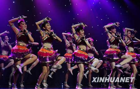 中國(guó)人大附中藝術(shù)團(tuán)在英國(guó)巡演