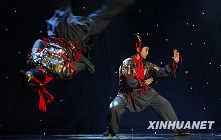 中國(guó)人大附中藝術(shù)團(tuán)在英國(guó)巡演