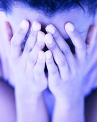人真的會被嚇?biāo)绬幔?/>Vocabulary：</font></strong></p>

<p>Elude：逃避</p>

<p>Cop：（口語）警察</p>

<p>Botched：糟糕的；搞砸的</p>

<p>Fugitive：逃亡的</p>

<p>Prosecutor：檢察官</p>

<p>Felony：重罪</p>

<p>Neurology：神經(jīng)（?。W(xué)</p>

<p>Physiology：生理學(xué)</p>

<p>Dilate: 放大</p>

<p>Pupil: 瞳孔</p>

<p>Jaguar: 美洲豹</p>

<p>Primitive: 原始的</p>

<p>Rev up: 增大；提高</p>

<p>Hormone: 荷爾蒙</p>

<p>Adrenaline: 腎上腺激素</p>

<p>Neurotransmitter: 神經(jīng)遞質(zhì)</p>

<p>Visceral: 內(nèi)臟的</p>

<p>Receptor: 受體</p>

<p>Cardiac: 心臟的</p>

<p>Myocyte: 肌細(xì)胞</p>

<p>Sinoatrial: 竇房的</p>

<p>Atrioventricular: 心房與心室的</p>

<p>Ventricle: 心室</p>

<p>Predisposition: 傾向性</p>

<p><font size=