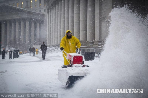 美國(guó)紐約遭遇史上最強(qiáng)暴風(fēng)雪