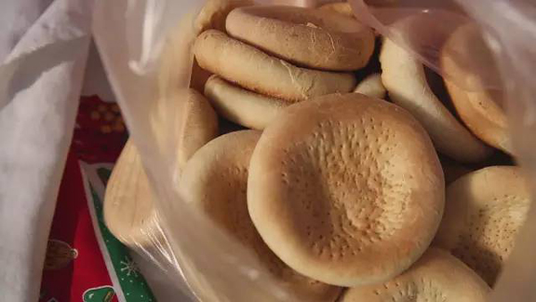 你的烤馕、野蜂蜜和土雞蛋到了?？瓷衬〈迦绾瓮孓D(zhuǎn)電商丨解碼中國