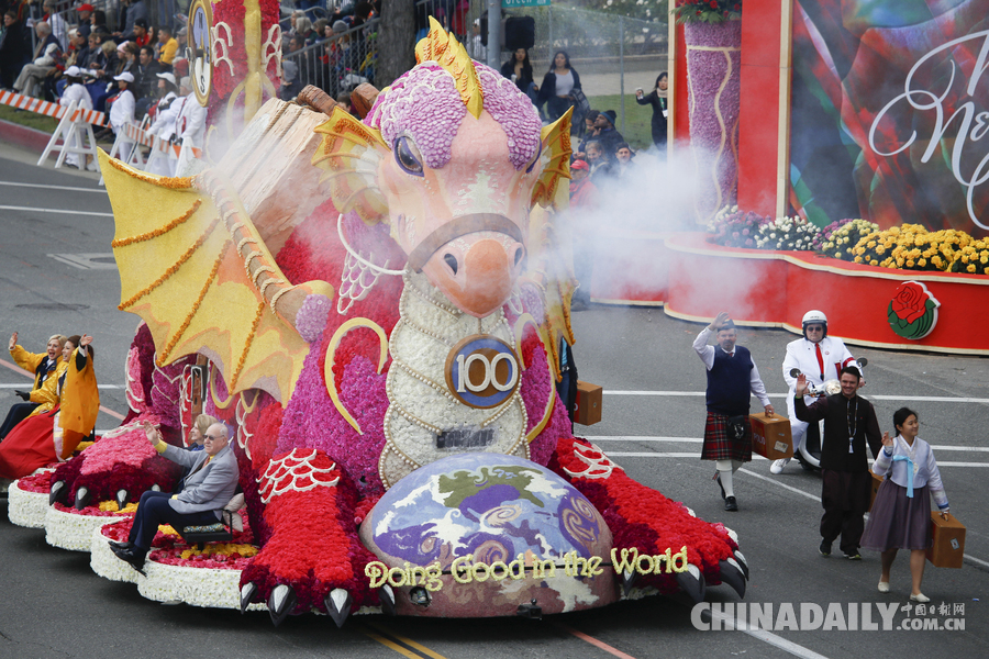 “孫悟空”、“小王子”花車亮相美國(guó)玫瑰花車大游行（組圖）