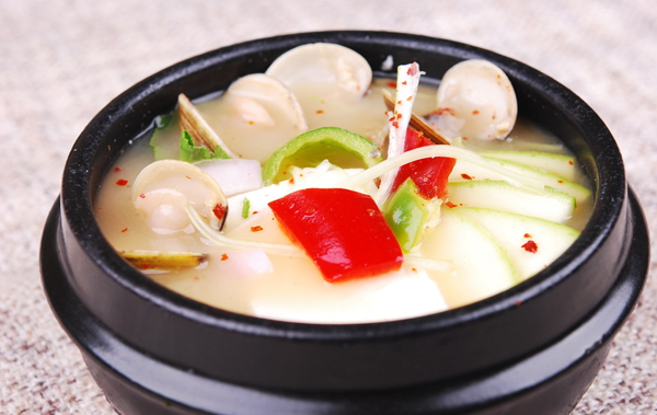 韓餐館菜單辣度標(biāo)示惹爭(zhēng)議 “白色食品”代表不辣被指歧視