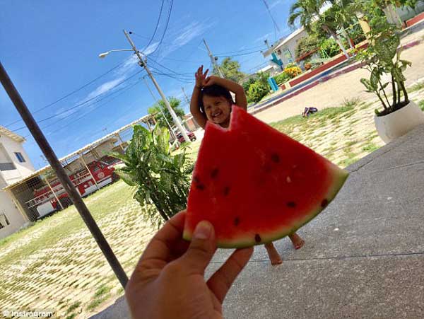 清涼一夏！魔性“西瓜裙”風(fēng)靡社交網(wǎng)絡(luò)