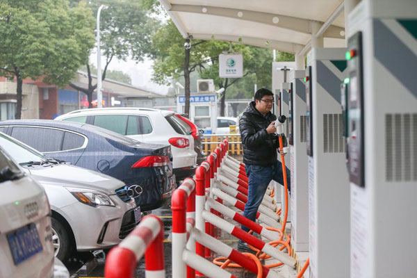 燃油車時代將終結(jié)？中國啟動制訂燃油車停售時間表
