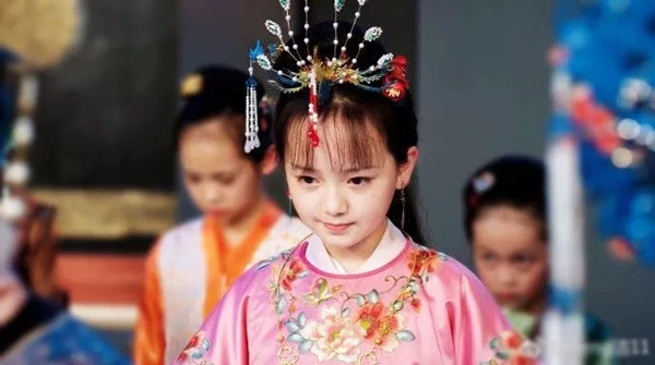 小戲骨版《紅樓夢(mèng)》演技炸裂，眼角眉梢都是戲，哪個(gè)萌娃最得你心？