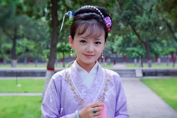 小戲骨版《紅樓夢(mèng)》演技炸裂，眼角眉梢都是戲，哪個(gè)萌娃最得你心？