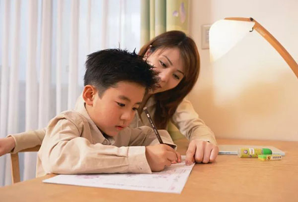沒(méi)有博士文憑、高管履歷，你也想競(jìng)選小學(xué)“家委會(huì)”？