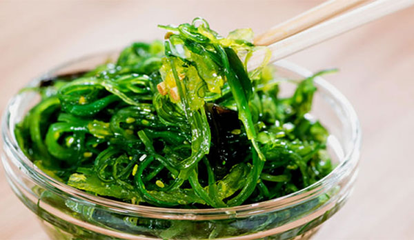 究竟吃什么對(duì)頭發(fā)好呢？這10種食物助你解決脫發(fā)煩惱