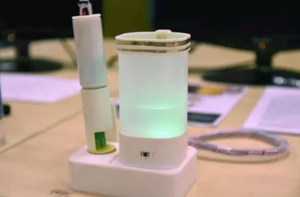 你的好友發(fā)來一杯假的檸檬水，嘗嘗不?
