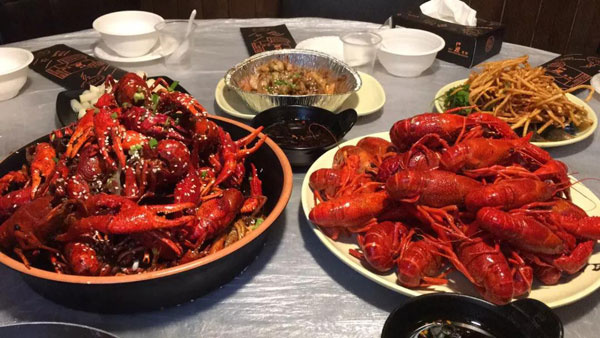 小龍蝦”的英語是small lobster嗎？