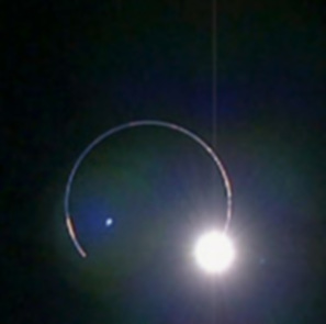 Ring around the Earth <BR>衛(wèi)星拍到太空'鉆戒'(圖)