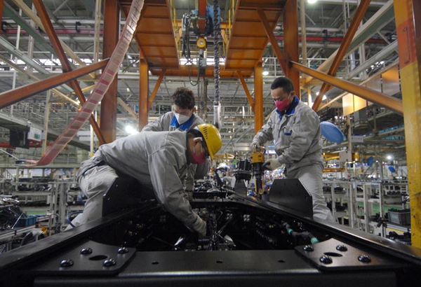 Nation's leading truck maker resumes production